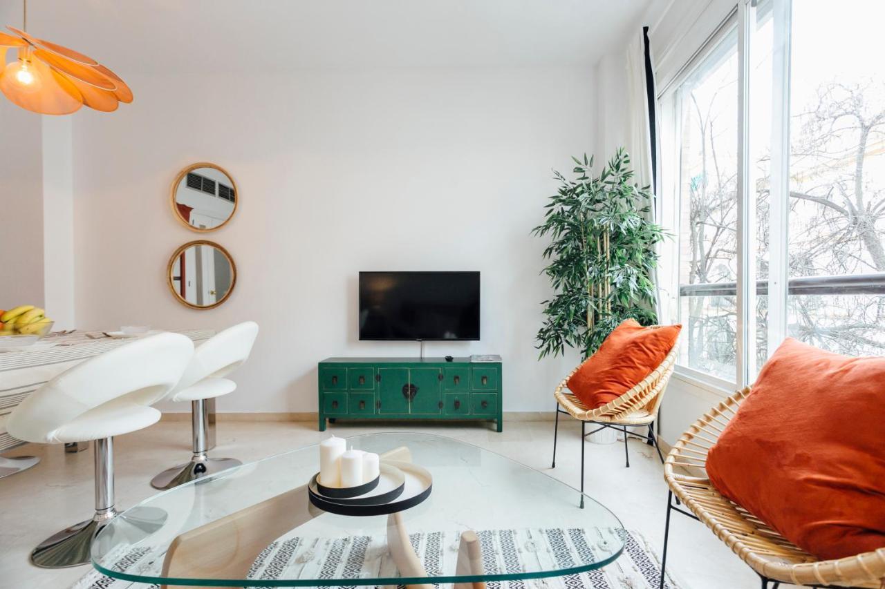 Reformed And Bright- 2Bdr 1Bth- Nervion Apartment Sevilla Bagian luar foto