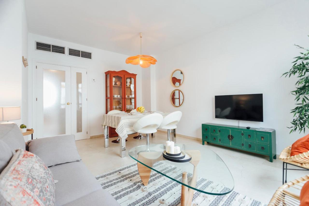Reformed And Bright- 2Bdr 1Bth- Nervion Apartment Sevilla Bagian luar foto