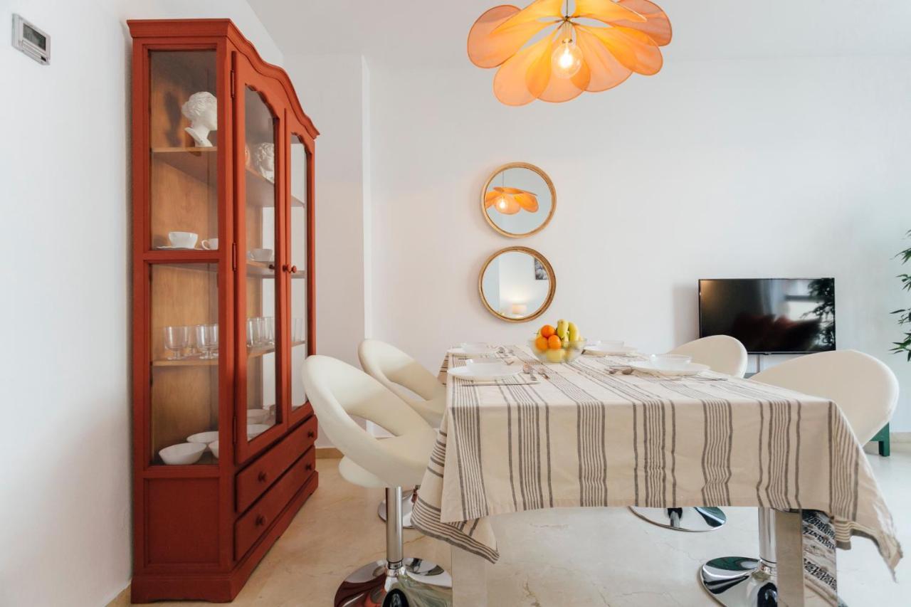 Reformed And Bright- 2Bdr 1Bth- Nervion Apartment Sevilla Bagian luar foto
