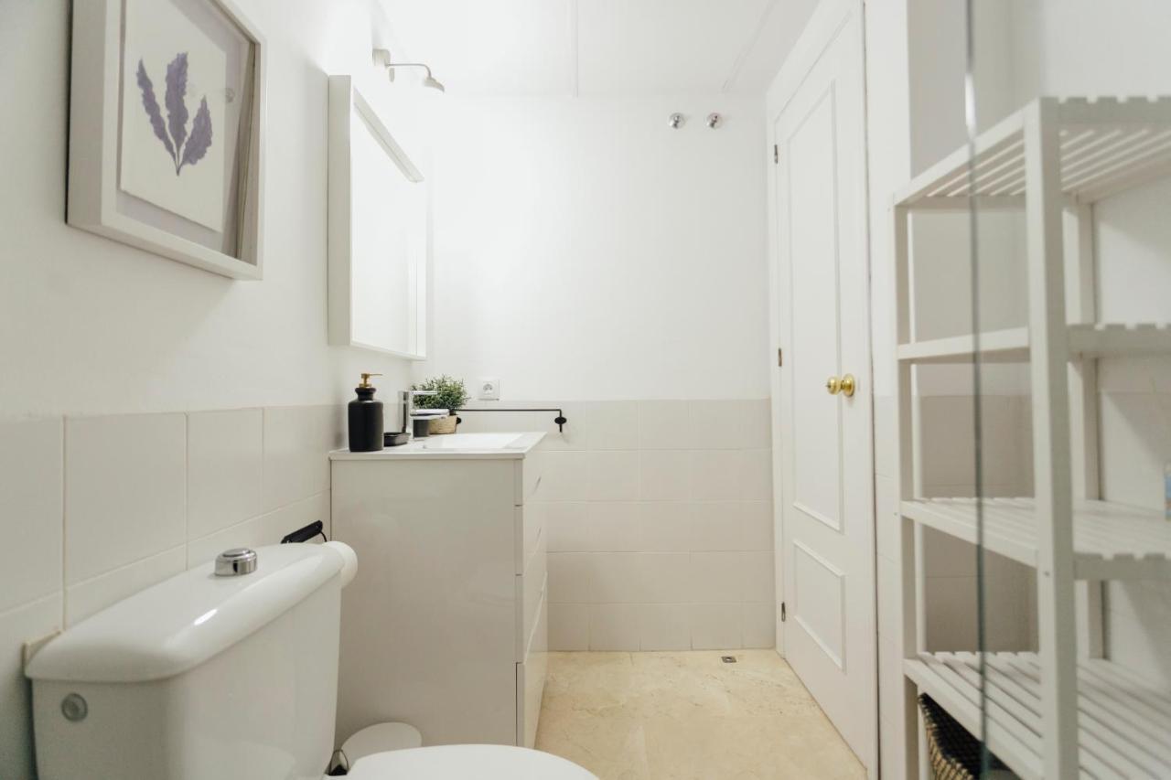 Reformed And Bright- 2Bdr 1Bth- Nervion Apartment Sevilla Bagian luar foto